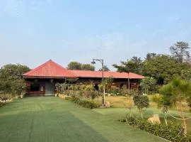 The Green Wood Palace I Farm House