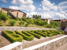 Hotel BUTTERFLY，位于Sadove的酒店