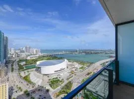 Luxury Studio Steps Away from Bayfront Park