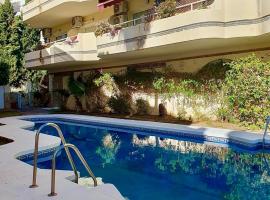 Apartamento con vistas, Urb. Mijas golf.，位于圣费德洛斯博利什的酒店