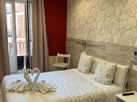 Hostal New Dream Madrid，位于马德里的酒店