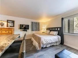 Charming Studio Deluxe w/Full Kitchen #115 at Donner Lake Village