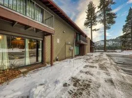 Cozy Studio 1st Floor #132 at Donner Lake Village