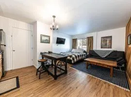 Cozy Studio w/Kitchen #112 at Donner Lake Village