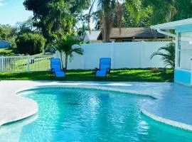 NEW Renovated luxury home with private heated pool, game room Near Anna Maria Island and IMG