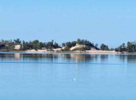 Westlake Dunes View Beach-FREE Pontoon Boat Rental，位于West Lake的乡村别墅