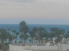 Hurghada Sea View Apartment，位于赫尔格达的公寓