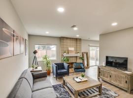 Stylish San Jose Retreat - 7 Mi to Downtown，位于圣何塞的乡村别墅