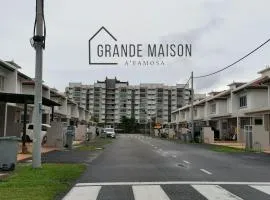 GRANDE MAISON HOMES 2 A'Famosa Golf view Near WATERPARK l UITM l HONDA l Netflix l Self Check in