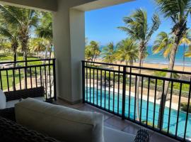 Luxury Beachfront 2 Bedroom at Wyndham Rio Mar, PR，位于卢基约的豪华酒店