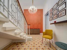 Casa Marie, Stay in a Traditional Corner Townhouse in the 3 cities, built in 1881，位于科斯皮夸的酒店