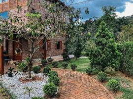 Sítio Balango: Seu refúgio em Domingos Martins. Chalés para casais e casa para grupo de pessoas，位于多明戈斯马丁斯的酒店