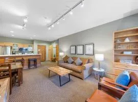 Palisades Tahoe Lodge Rentals Two Bedroom #712