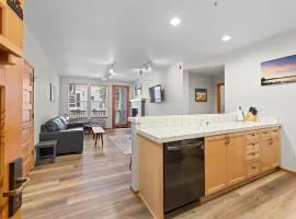 Palisades Tahoe Lodge Rentals Two Bedroom #705