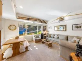 Palisades Tahoe Lodge Rentals Studio #214
