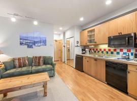 Palisades Tahoe Lodge Rentals Studio #248，位于奥林匹克谷的酒店