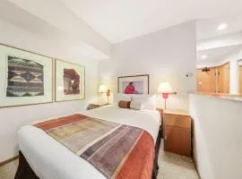 Palisades Tahoe Lodge Rentals Studio #234
