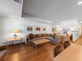 Palisades Tahoe Lodge Rentals Studio #229