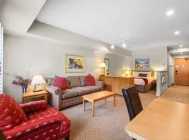 Palisades Tahoe Lodge Rentals Studio #237