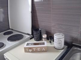 Apartman M Batajnica，位于Batajnica的酒店