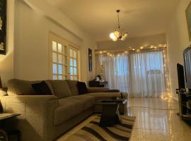 Comfortable 2BR Apartment & Office & Fitness Room，位于Ayios Dhometios的公寓