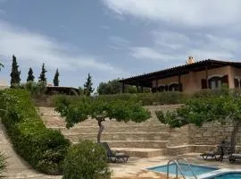 Villa Asteria - pool, garden, sea view & privacy