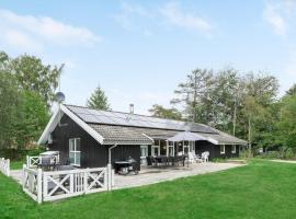 Lovely Home In Græsted With Kitchen，位于Græsted的酒店