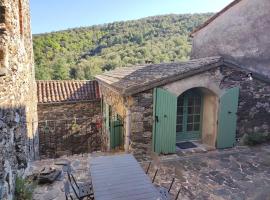 Les Deux Voutes - Gite en Cévennes，位于Saint-André-de-Majencoules的酒店