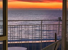 Cas’ A Mare - Beachfront Luxury Suites，位于萨莱诺的酒店
