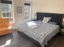 Sweet bedroom located central of downtown