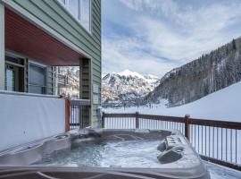 Etta Place 1 by AvantStay Ski In Ski Out Unit w Views of the Slopes，位于特柳赖德的酒店
