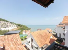 Seaview Modern 5BR Ferringhi Beach Villa 16Pax