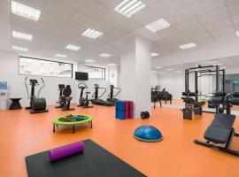 克拉约瓦华美达酒店，位于克拉约瓦的酒店