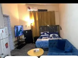Confy and Spacious furnished room with private bathroom not far from metro station