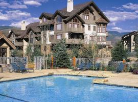 Arrowhead Village, A Vail Resorts Property，位于爱德华兹的酒店