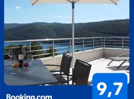 Istra-Hvar Luxury Penthouse，位于拉巴克的豪华酒店