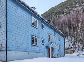 Lovely Apartment In Rjukan，位于尤坎的酒店