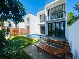 Kaas Villas - Entire Two Bedroom Villa With Private Pool & Garden，位于迪克韦勒的酒店