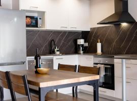 Casa Luna Rural Con Piscina y Jardín，位于奥伦塞的酒店