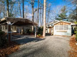 GREAT Central Location! Cabin Near Sugar Beech Boone