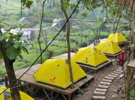 Nyiak Tanjuang camp area，位于Arcamanik的酒店
