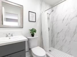 5 Mins to DT Alhambra - Homey 2BR Apt 4A，位于阿罕布拉的酒店