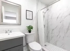 5 Mins to DT Alhambra - Homey 2BR Apt 4A