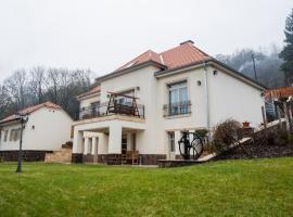 Völgy Villa，位于泽拜盖尼的别墅