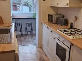 Stamford - 2 bed terrace house