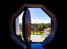 Hobbit Hotel Ecolodge- Guatapé，位于瓜塔佩的酒店