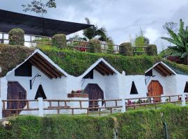 Hobbit Hotel Ecolodge- Guatapé，位于瓜塔佩的民宿