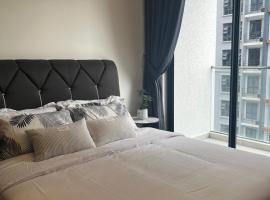 K Avenue Sunshine Studio 5mins from KKIA，位于Kampong Tangihan的酒店