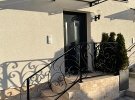 Exklusive moderne 2 Zi. Wohnung in ruhiger Lage，位于拉施塔特的酒店