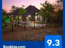 Eye of Kruger - Spacious holiday home with splash pool and boma